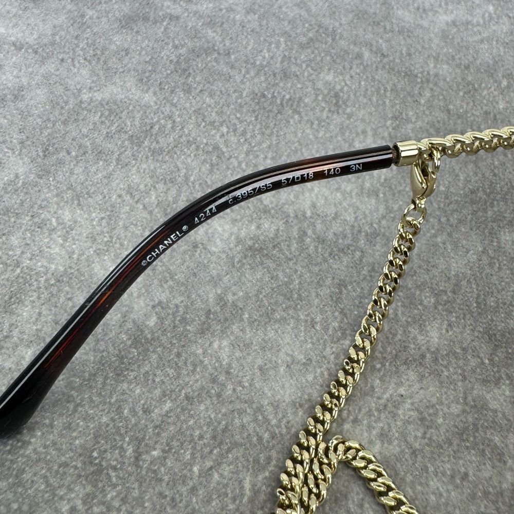 Chanel Square Sunglasses with CC Chain 4244 - Picture 14 of 16